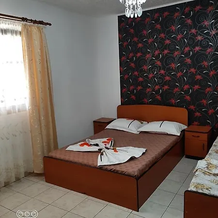 Casa Mirela Gazde/Camere de închiriat